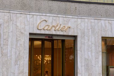 Toronto, ON, Kanada 1 Ağustos 2024: Toronto 'daki Cartier tabelasında açık hava manzarası..