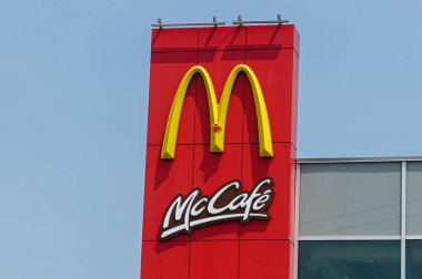 Toronto, ON, Kanada - 17 Temmuz 2025 McDonald 's Corporation, ABD' li çok uluslu fast food zinciri..