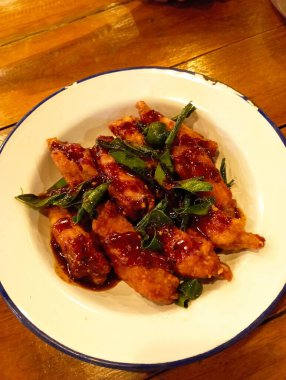 Lezzetli Asya yemeklerinin yakın görüntüsü