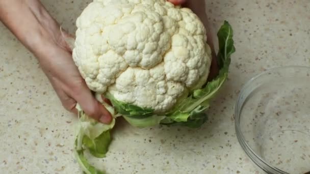 Womens Hands Pluck Green Leaves Head Ripe Fresh Cauliflower Close — Stock Video