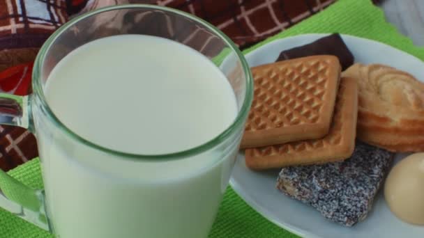 Glass Milk Plate Sweets Cookies Green Napkin Close Sweet Dessert — Stock Video