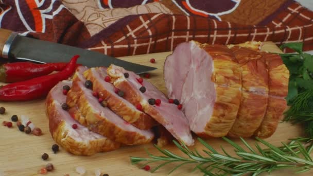 Wooden Cutting Board Sliced Juicy Pork Ham Carving Knife Red — Vídeos de Stock
