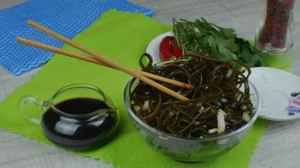 Seaweed Kelp Salad Onion Soy Sauce Bowl Wooden Chopsticks Green — Stock videók