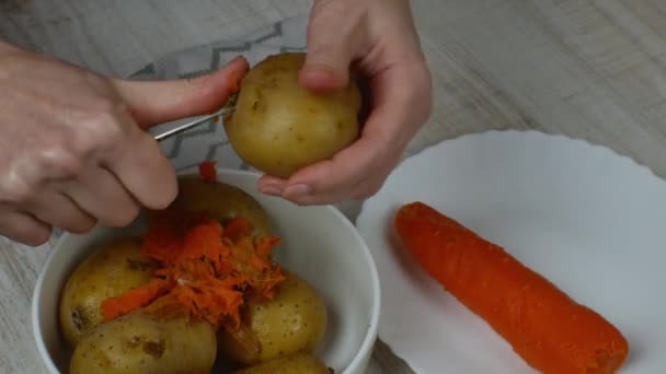 Removing Skin Boiled Potatoes Housewife Iron Kitchen Knife Peels Yellow — Vídeo de Stock