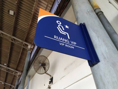 Signage sign of a room at the train station