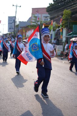 Limpung, Batang, Jawa Tengah, Endonezya - 25 Ağustos 2024 Karnaval geçidi Endonezya Bağımsızlık Günü anısına