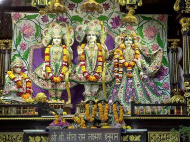 Ikcon Tapınağı 'ndaki Radha Govindji heykelleri, Gujarat. ,