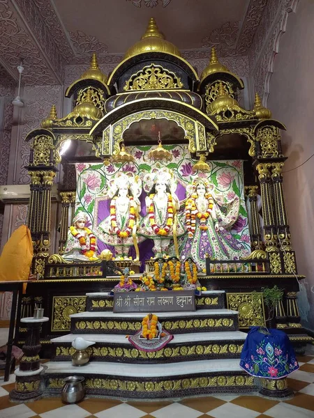 Скульптури Радга Говінджі Храмі Іскор Ахмедабад Гуджарат — стокове фото
