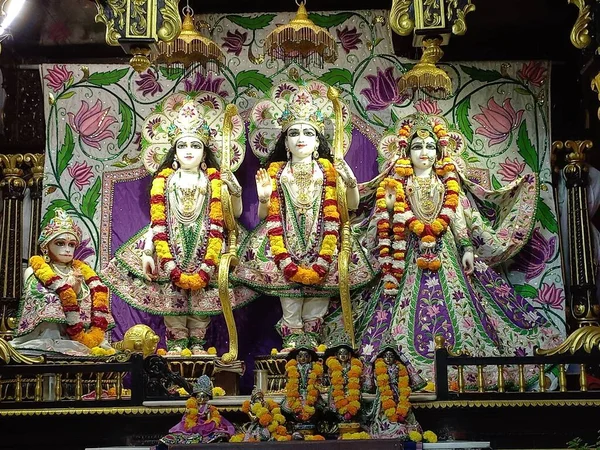 Rzeźby Radhy Govindji Iskcon Temple Ahmedabad Gujarat — Zdjęcie stockowe