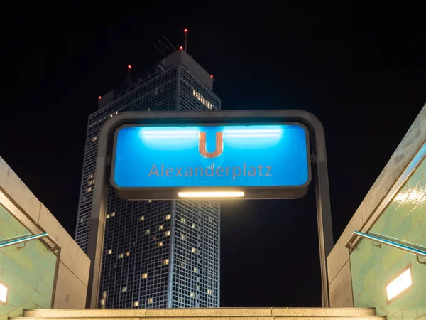 Έξοδος Από Μετρό Alexanderplatz Νύχτα Μετρό Στο Βερολίνο Νύχτα Έξοδος — Φωτογραφία Αρχείου