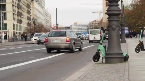 Berlín Alemania Noviembre 2022 Movimiento Del Transporte Urbano Flujo Coches — Vídeos de Stock