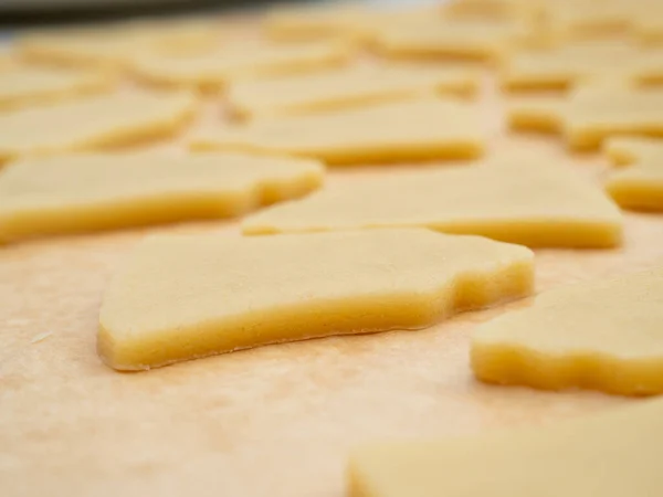Gotowanie Pyszne Ciasteczka Świąteczne Pieczenie Tradycyjnych Ciasteczek Zbliżenie — Zdjęcie stockowe