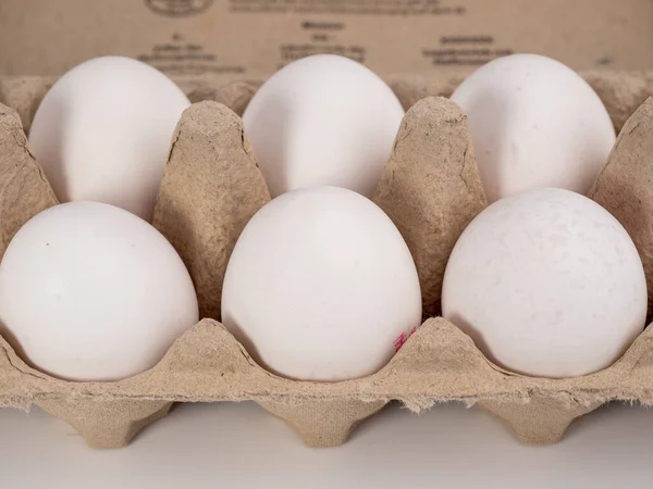 Куриные Яйца Упаковке Белые Яйца Коробке Крупный План — стоковое фото
