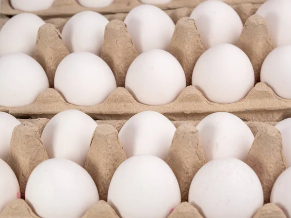 Куриные Яйца Упаковке Белые Яйца Коробке Крупный План — стоковое фото