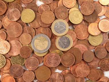Bir sürü metal para. Bir avuç avro senti. Yakın plan..