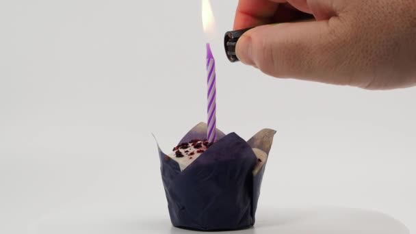 Muffin Dengan Lilin Latar Belakang Putih Muffin Pesta Close — Stok Video