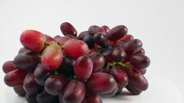 Rijp Sappige Druiven Die Draaien Een Witte Achtergrond Close — Stockvideo