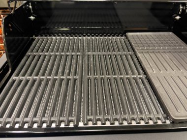 Paslanmaz çelik ızgara ızgara. Modern gaz ızgarası. Yakın plan...