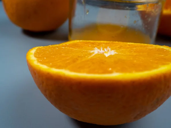 오렌지를 곁들인 오렌지 — 스톡 사진