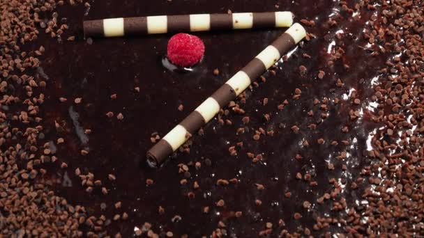 Döner Çikolatalı Pasta Lezzetli Çikolatalı Pasta Şekerler Tatlı Yakın Plan — Stok video