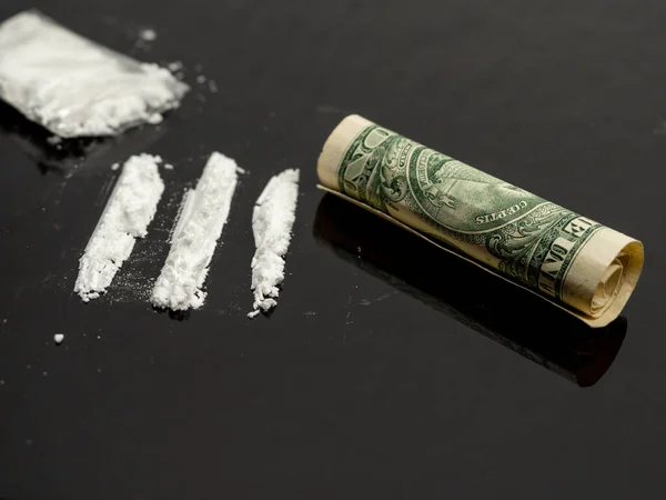 Шприц Инъекций Кокаина Черном Фоне Наркотики Деньги — стоковое фото