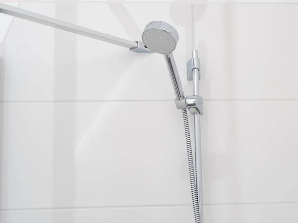 꼭지가 샤워실 유리문 샤워실 샤워기 — 스톡 사진