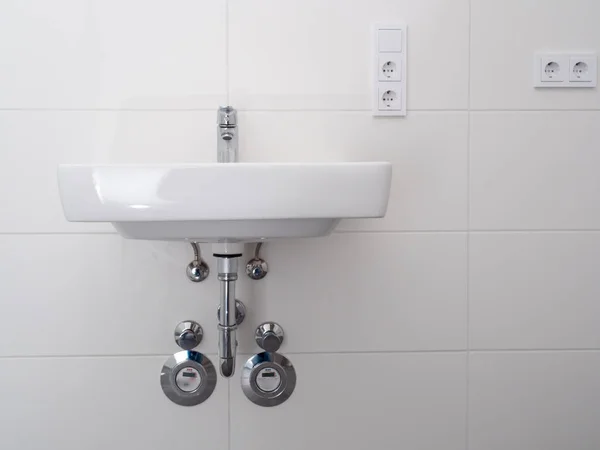 현대적 화장실에 — 스톡 사진