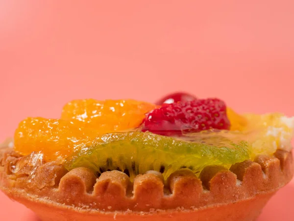 Gyümölcsös Sütés Rózsaszín Háttérrel Gyümölcskeksz — Stock Fotó