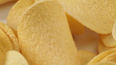 Lezzetli patates cipsi. Patates cipsi yakın..