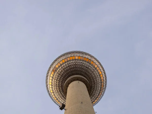 Berlin Merkezinde Bir Kule Gökyüzüne Karşı Kule — Stok fotoğraf