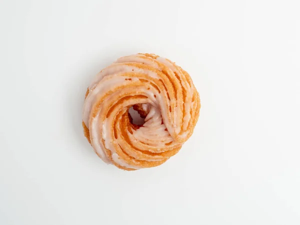 Beyaz Arka Planda Pasta Sıçraması Fırınlanmış Ürünler Pastası Yakın Plan — Stok fotoğraf