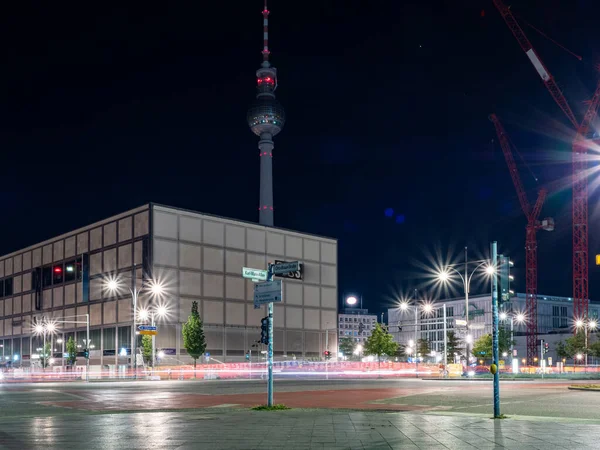 Вид Перекресток Берлинской Дороги Световые Тропы Оставленные Автомобилями Ночной Берлин — стоковое фото