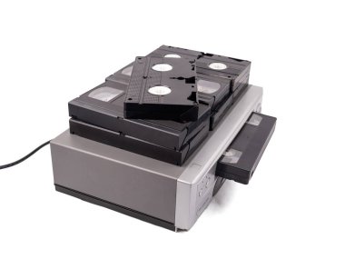 Beyaz arka planda VHS video kaydedici. Retro video kaydedici.