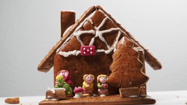 Weihnachten Lebkuchen Der Form Eines Hauses Lebkuchenhaus Vor Weihnachten Mit — Stockvideo