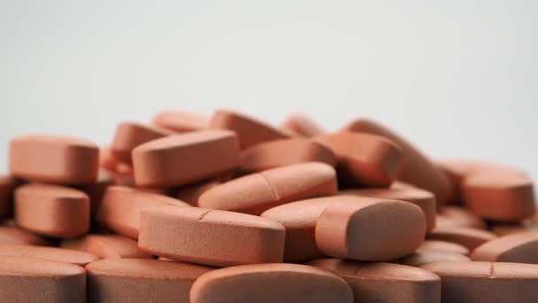 Comprimidos Médicos Giram Sobre Fundo Branco Pílulas Médicas Close — Vídeo de Stock