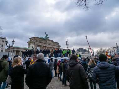 Berlin, Almanya 15 Ocak 2024 Başkentin merkezinde bir çiftçi gösterisinde. Berlin, Almanya 15 Ocak 2024
