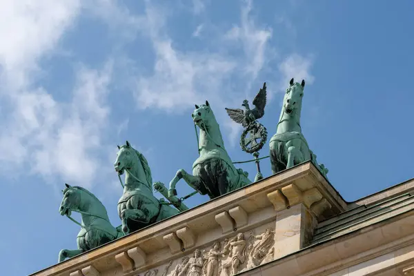 Standbeeld Van Cavalerie Gelegen Aan Brandenburger Tor Brandenburger Tor Close — Stockfoto