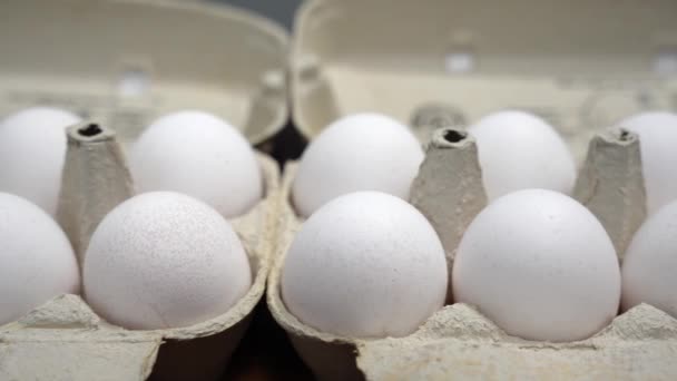 Bir Paket Beyaz Tavuk Yumurtası Pakette Beyaz Tavuk Yumurtası Var — Stok video