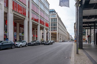 Berlin, Almanya, 26 Temmuz 2024. Alışveriş merkezleri Berlin sokaklarına dizildi. Berlin 'de alışveriş merkezleri.