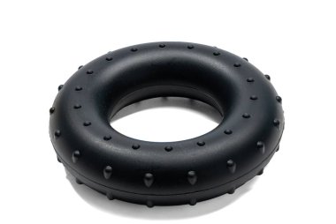 Siyah halka şeklindeki el tutuşu. Ergonomik kavrama halkası direniş eğitimi için yüzeyi kaldırdı. El ve parmak egzersizleri için dayanıklı tasarım.