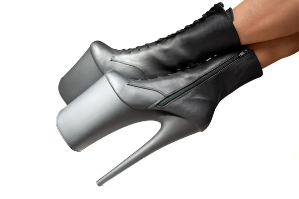 Schwarze Pole Dance Schuhe Frauenbeine Schwarzen High Heels Isoliert Auf — Stockfoto
