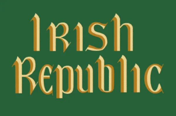 1916年爱尔兰复活节升起时悬挂在都柏林邮政总局上方的爱尔兰共和国国旗 — 图库照片