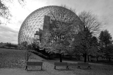 MONTREAL, CANADA - 10 19 2022: Biyosfer Montreal 'de çevreye adanmış bir müzedir. 1967 Dünya Fuarı için ABD 'nin eski pavyonunda bulunan Parc Jean-Drapeau, Expo 67.