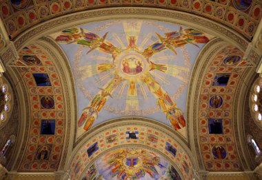 MONTREAL QUEBEC CANADA - 10 25 2022: Madonna della Difesa Kilisesi 'nin içinde Küçük İtalya' da bir Katolik kilisesi bulunmaktadır.