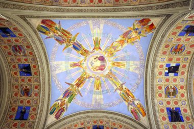 MONTREAL QUEBEC CANADA - 10 25 2022: Madonna della Difesa Kilisesi 'nin içinde Küçük İtalya' da bir Katolik kilisesi bulunmaktadır.