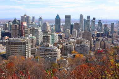 MONTREAL CANADA - 10 19 2022 Montreal şehir merkezinin kuş bakışı görüntüsü. Montreal, Kanada 'nın Quebec eyaletinde yer alan bir şehirdir..