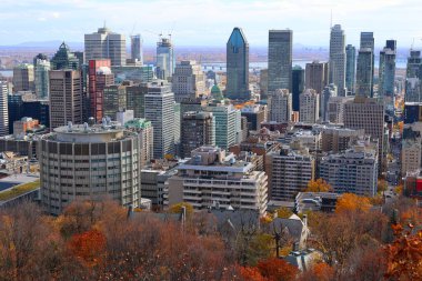 MONTREAL CANADA - 10 19 2022 Montreal şehir merkezinin kuş bakışı görüntüsü. Montreal, Kanada 'nın Quebec eyaletinde yer alan bir şehirdir..
