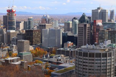 MONTREAL CANADA - 10 19 2022 Montreal şehir merkezinin kuş bakışı görüntüsü. Montreal, Kanada 'nın Quebec eyaletinde yer alan bir şehirdir..