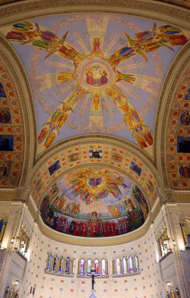 Montreal Quebec Canada 2022 Madonna Della Difesa Templomban Található Egy — Stock Fotó
