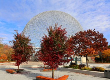 MONTREAL, CANADA - 10 19 2022: Biyosfer Montreal 'de çevreye adanmış bir müzedir. 1967 Dünya Fuarı için ABD 'nin eski pavyonunda bulunan Parc Jean-Drapeau, Expo 67.